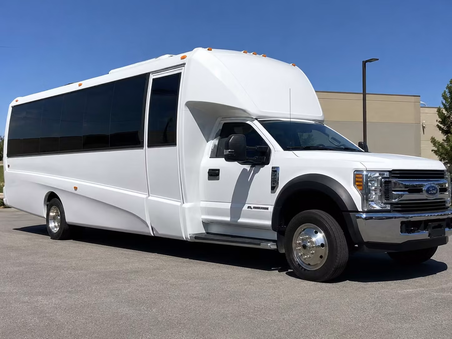 folsom 15 passenger minibus rental